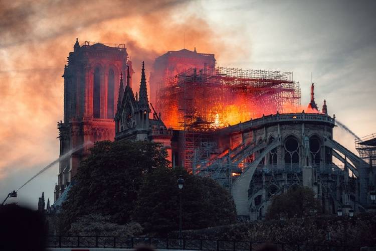 incendio catedral notre dame