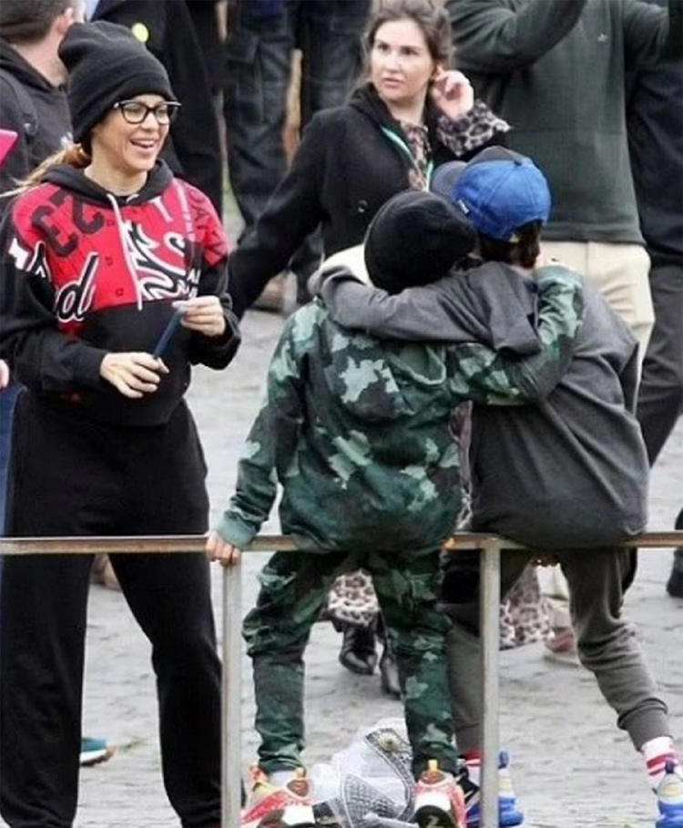 shakira roma2 shakira roma2