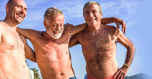 ¿Quieres vivir más años? Ver a tus amigos con más frecuencia puede ser la clave