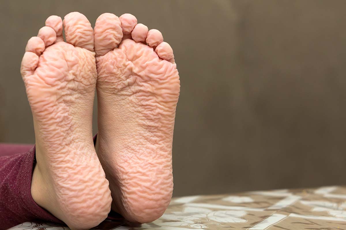 dedos agua arrugados2 dedos agua arrugados2