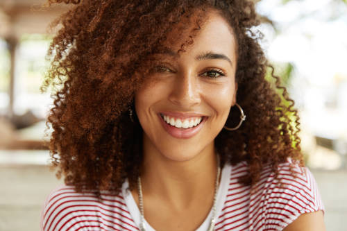 mujer sonrisa mujer sonrisa