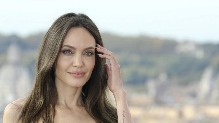 Angelina Jolie Angelina Jolie