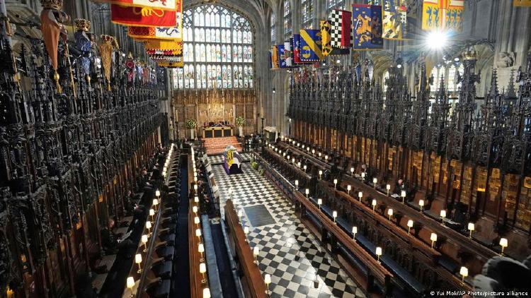 Los miembros de la familia real durante el funeral por el príncipe británico Felipe.