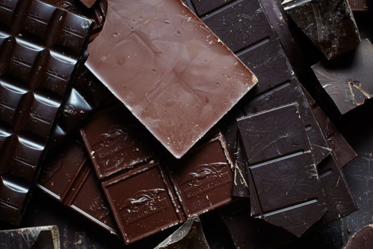chocolate EL CHOCOLATE AMARGO PUEDE SER UN GRAN ALIADO PARA TU SALUD SI SE CONSUME CON MODERACIÓN Y EN SU FORMA MÁS PURA. (pinterest)